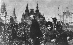 Ο Λένιν επιστρέφει στην Πετρούπολη